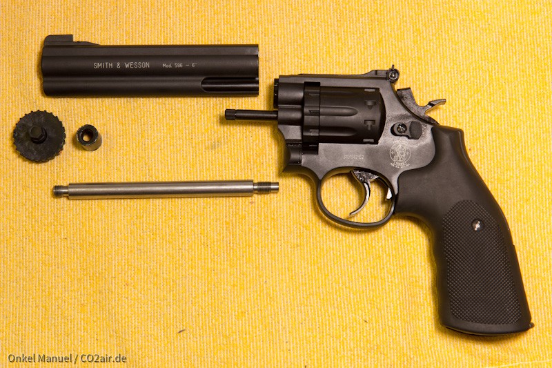 Smith_&_Wesson_586_-3612