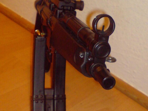 MP5 front