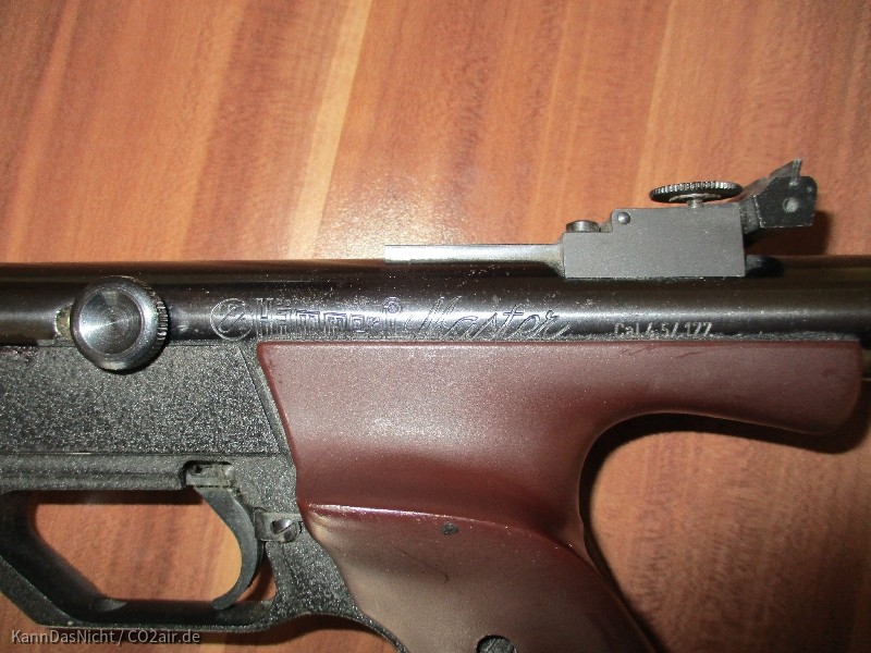 Hämmerli Master Co2 Matchpistole mit automatischem Druckablass bei geringer Co2 Restmenge.