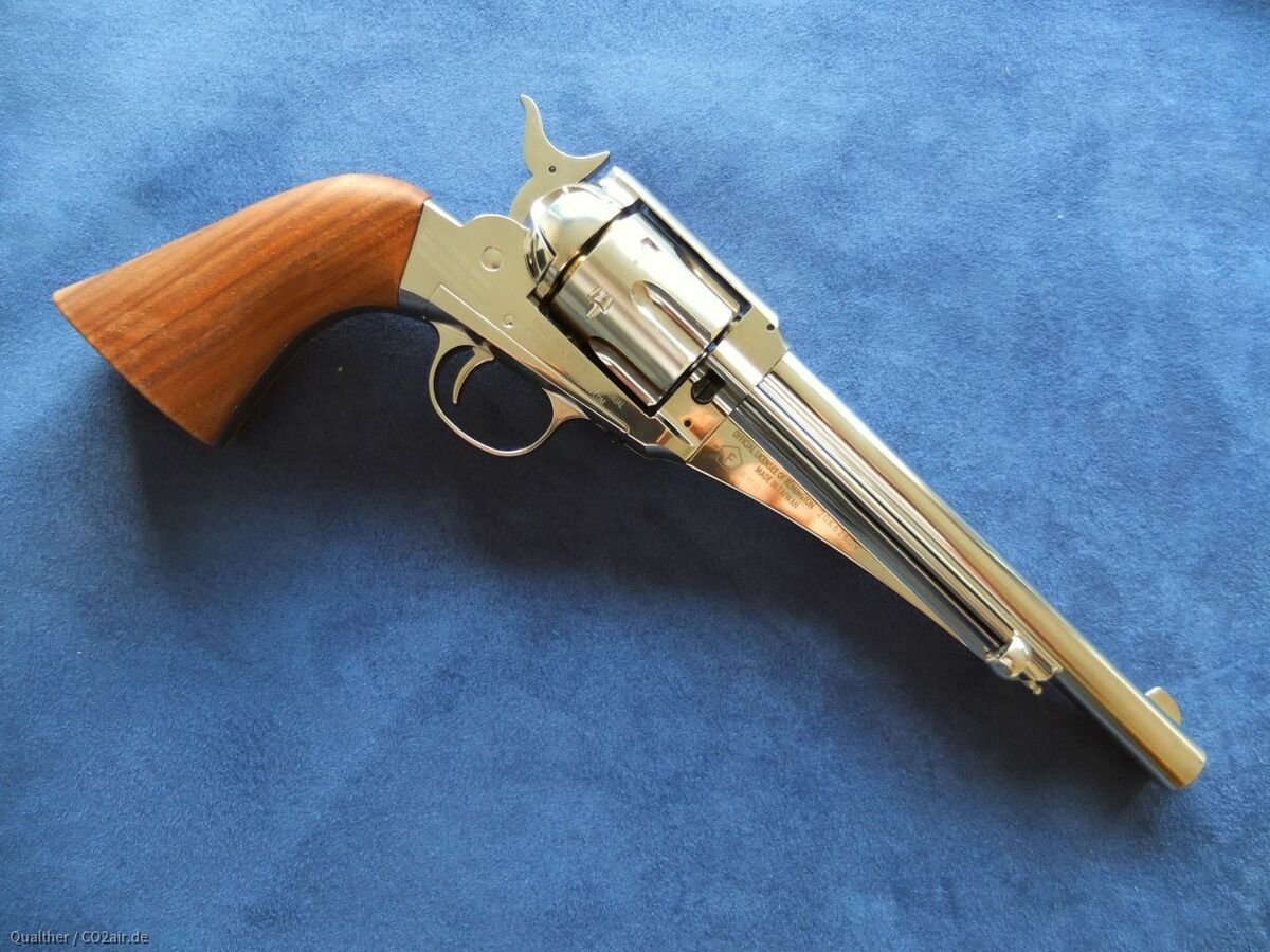 Remington 1875 mit Holz-Griffschalen